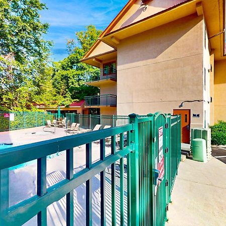 Апартаменти Bon Air 2011 Гатлінбург Екстер'єр фото